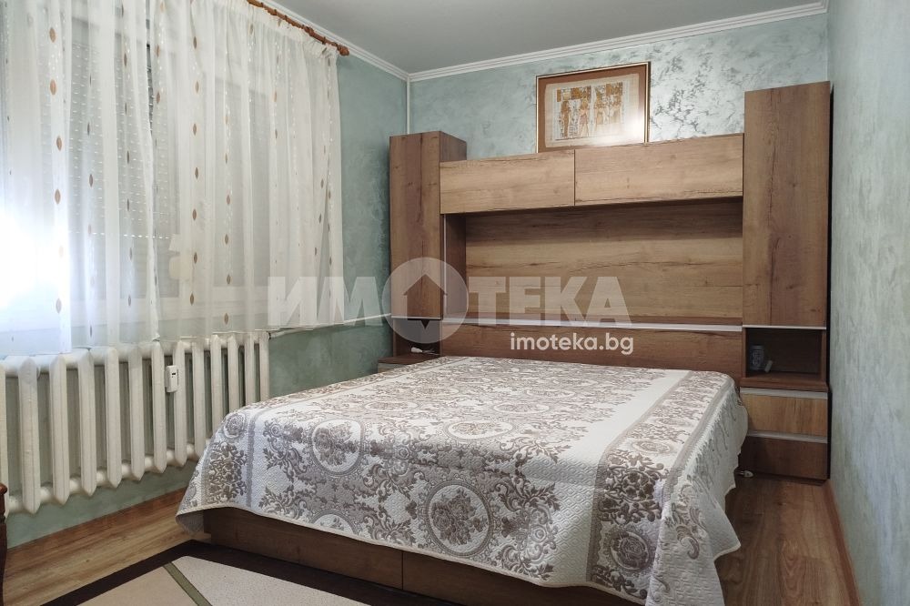 Продава 3-СТАЕН, гр. Пловдив, Каменица 2