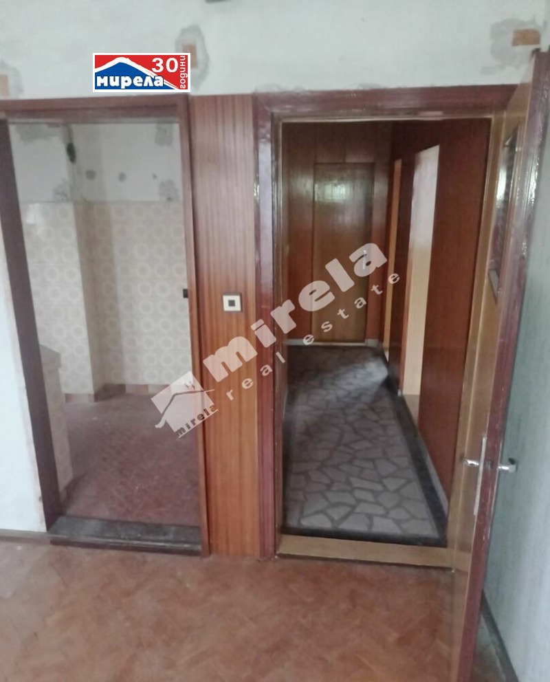 Продава  4-стаен град Велико Търново , Бузлуджа , 140 кв.м | 65195056 - изображение [2]