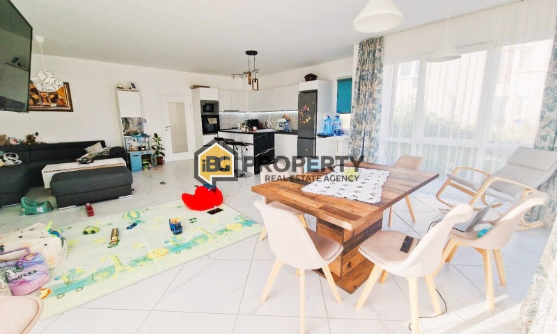 Продава КЪЩА, гр. Бяла, област Варна, снимка 2 - Къщи - 52563074