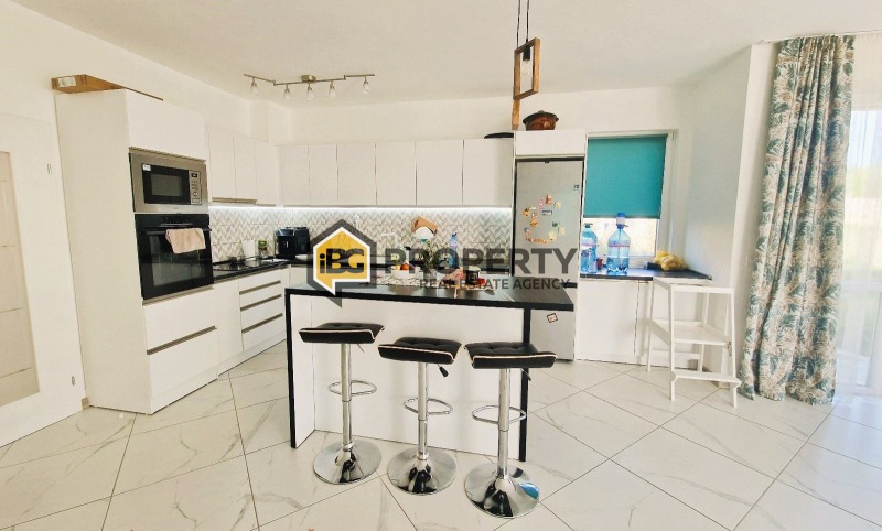 Продава КЪЩА, гр. Бяла, област Варна, снимка 3 - Къщи - 52563074