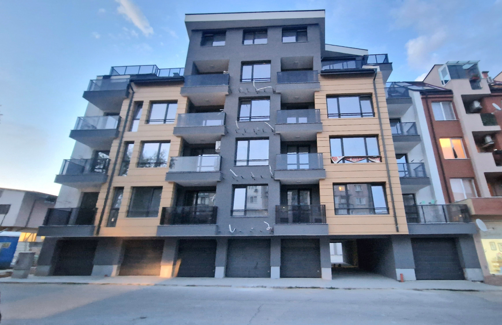 Продава 2-СТАЕН, гр. Панагюрище, област Пазарджик, снимка 2 - Апартаменти - 53793844