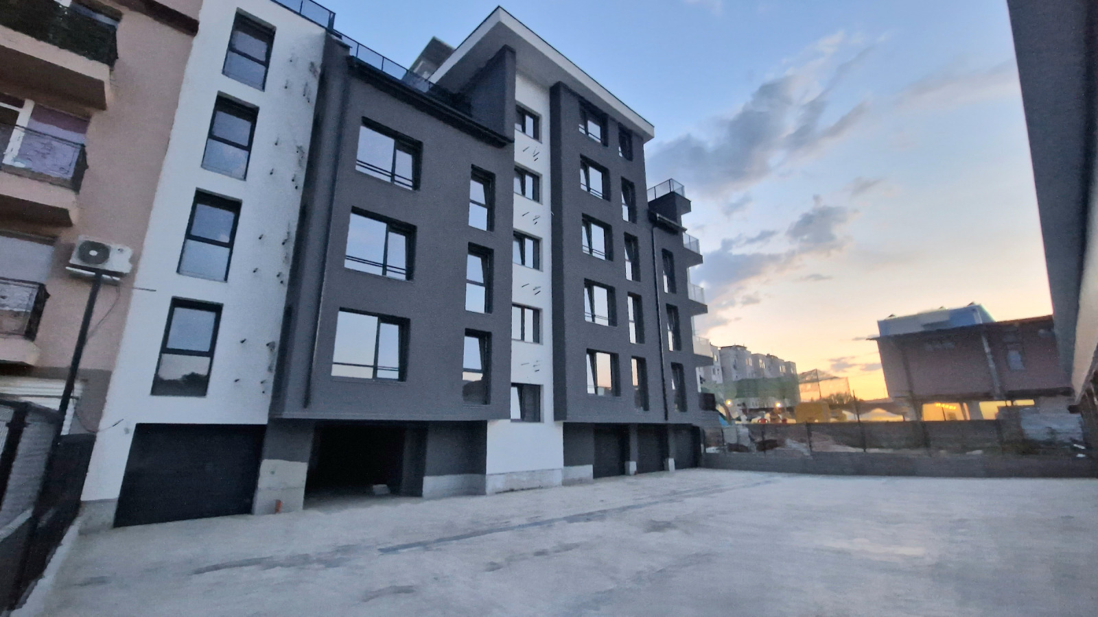 Продава 2-СТАЕН, гр. Панагюрище, област Пазарджик, снимка 2 - Апартаменти - 53793844