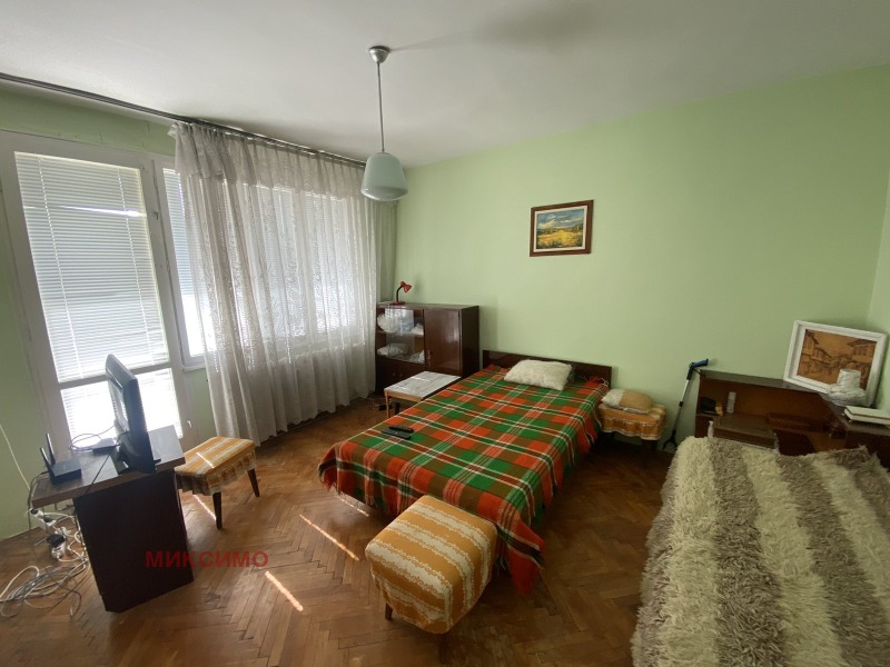 For Sale  2 bedroom Ruse , Alei Vazrazhdane , 80 sq.m | 98252547 - image [2]