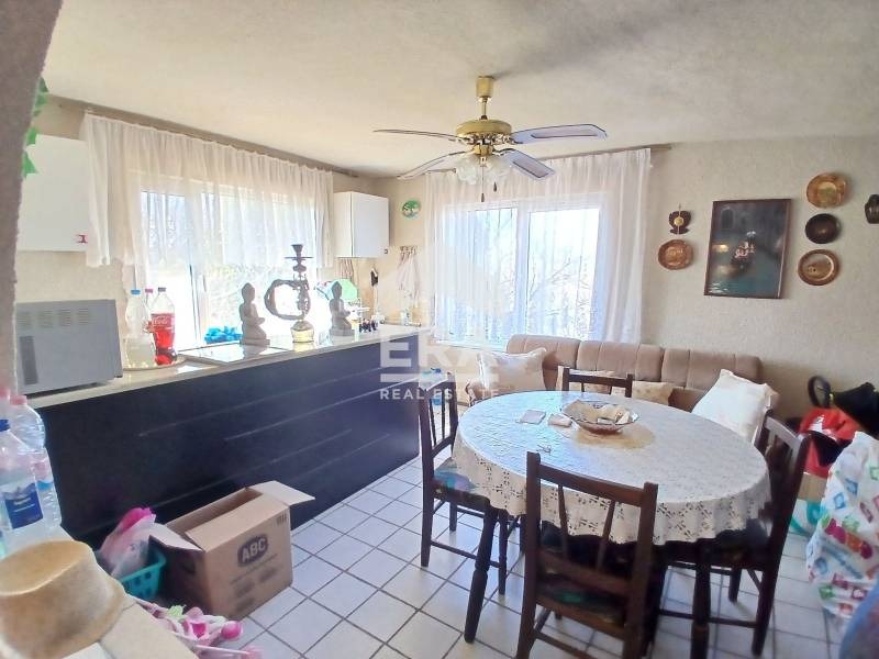 Продава КЪЩА, с. Роза, област Ямбол, снимка 2 - Къщи - 53854544