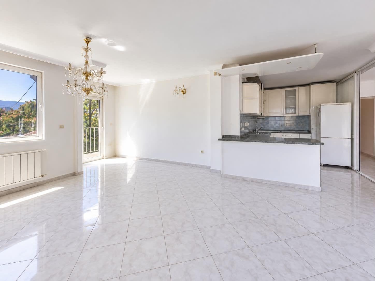 Продава МНОГОСТАЕН, гр. София, Зона Б-18, снимка 3 - Апартаменти - 56073040