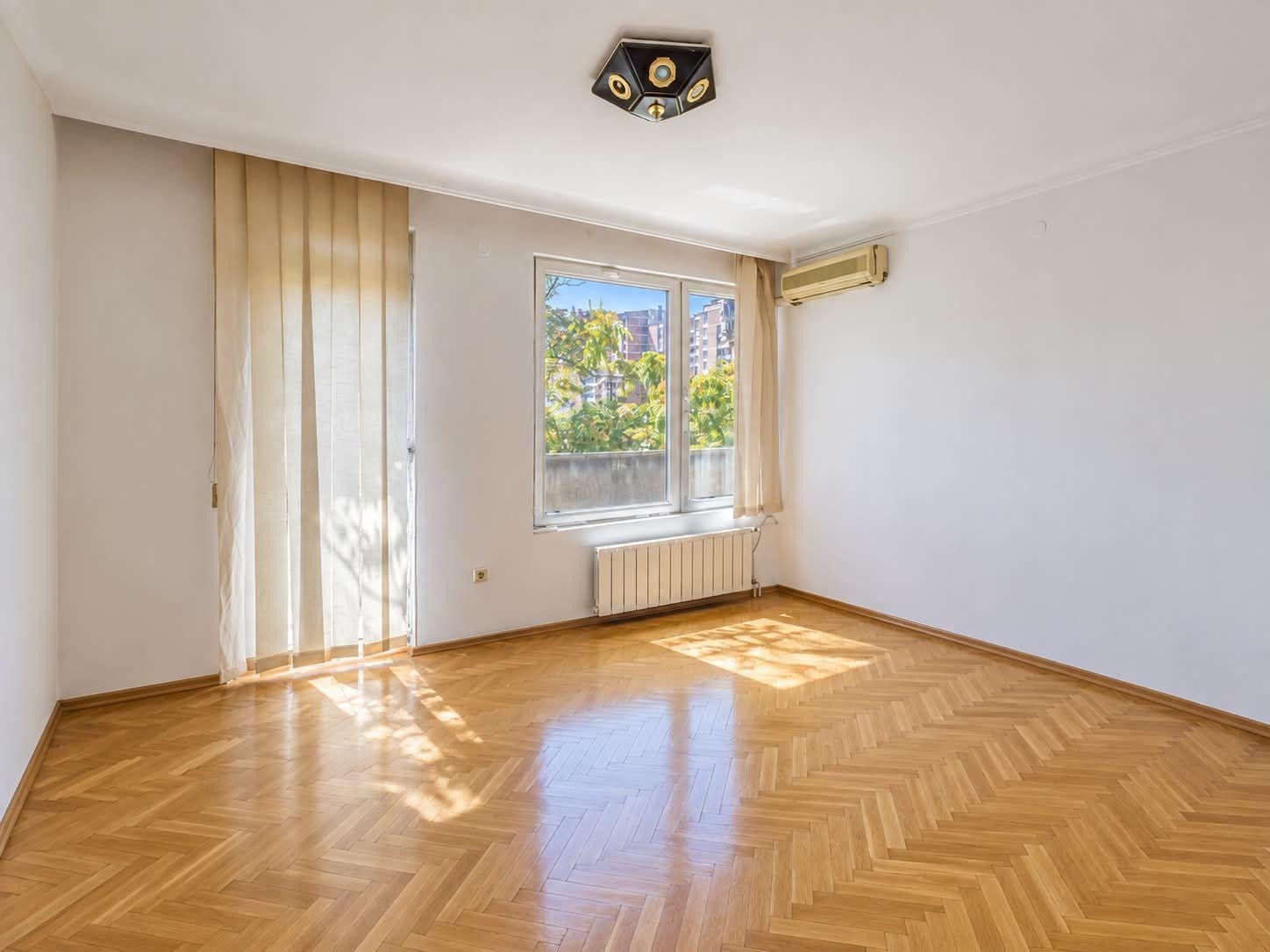 Продава МНОГОСТАЕН, гр. София, Зона Б-18, снимка 10 - Апартаменти - 56073040