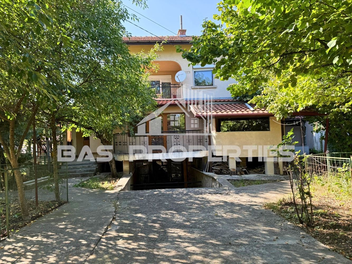 Продава КЪЩА, гр. София, гр. Банкя, снимка 2 - Къщи - 55747533