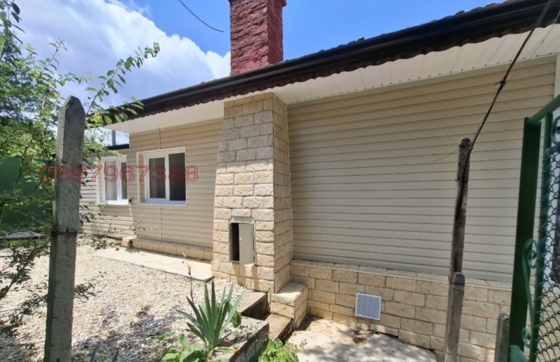 Продава КЪЩА, с. Извор, област Пловдив, снимка 2 - Къщи - 52779883