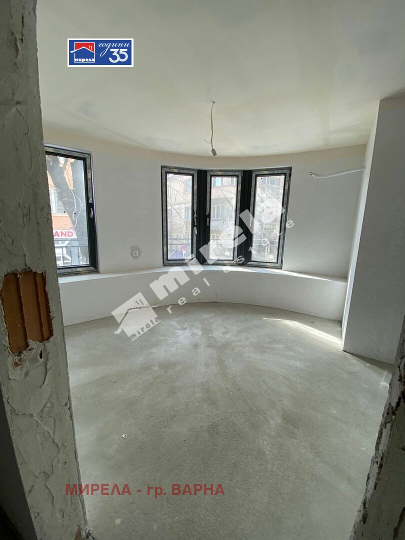 Продава 3-СТАЕН, гр. Варна, Център, снимка 3 - Апартаменти - 54471495