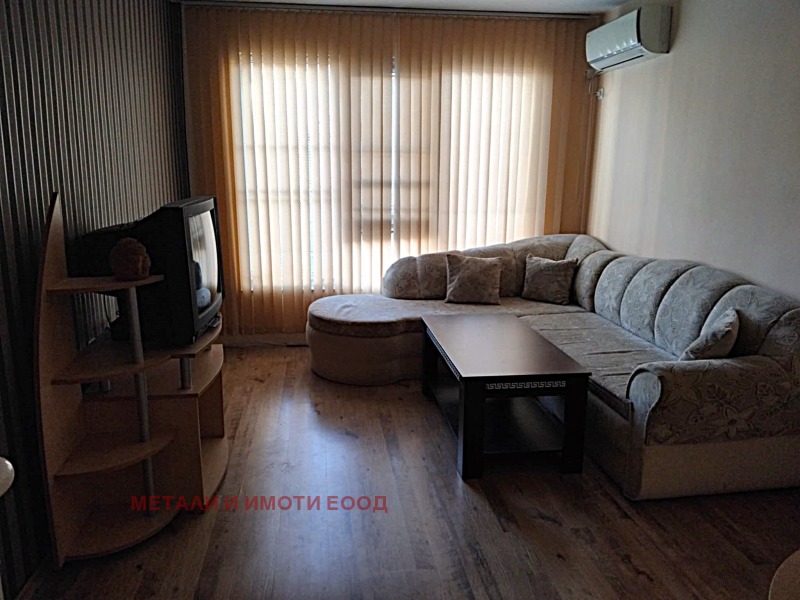 Продава  2-стаен град Русе , Център , 63 кв.м | 87407193