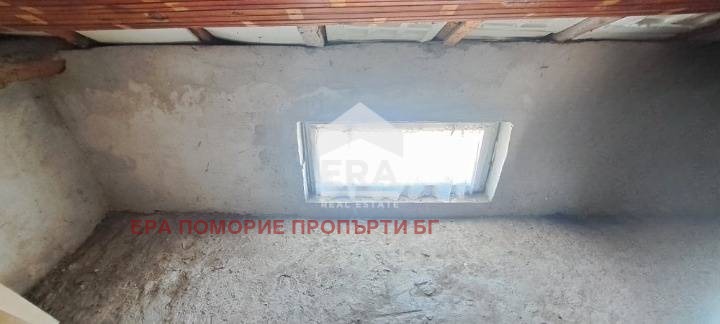 Продава ЕТАЖ ОТ КЪЩА, гр. Поморие, област Бургас, снимка 11 - Етаж от къща - 50515968