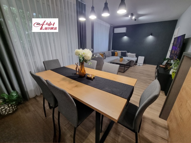 Продава 3-СТАЕН, град Шумен, Център • 350000 лв. / 178952.16 € • 93216888 1