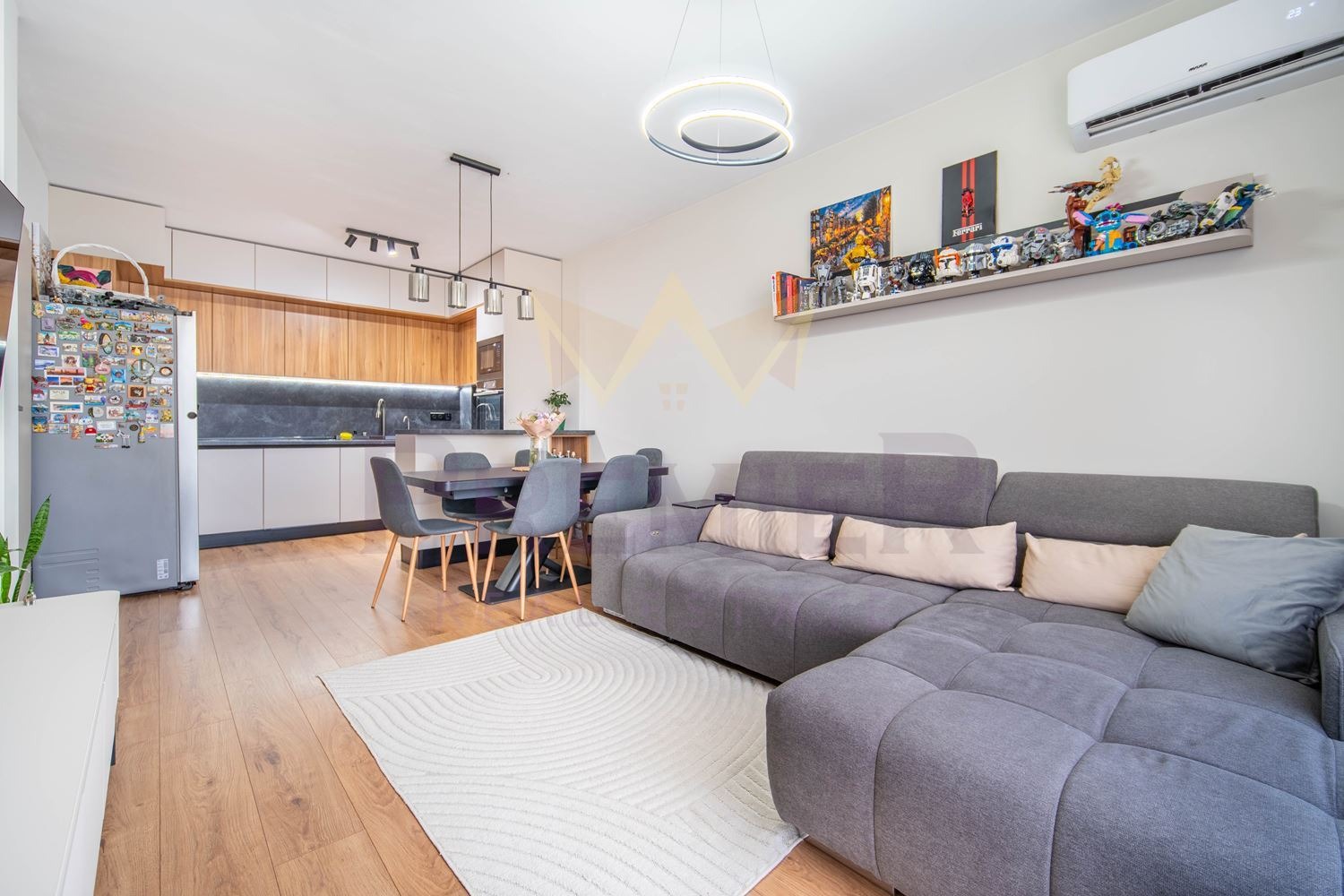 Продава 2-СТАЕН, гр. Варна, к.к. Св.Св. Константин и Елена