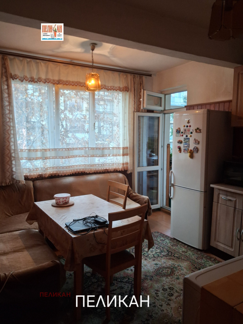 Продава 3-СТАЕН в град Велико Търново, Чолаковци - 72 кв.м / 84 000 € » 164 289.72 лв., ПЕЛИКАН