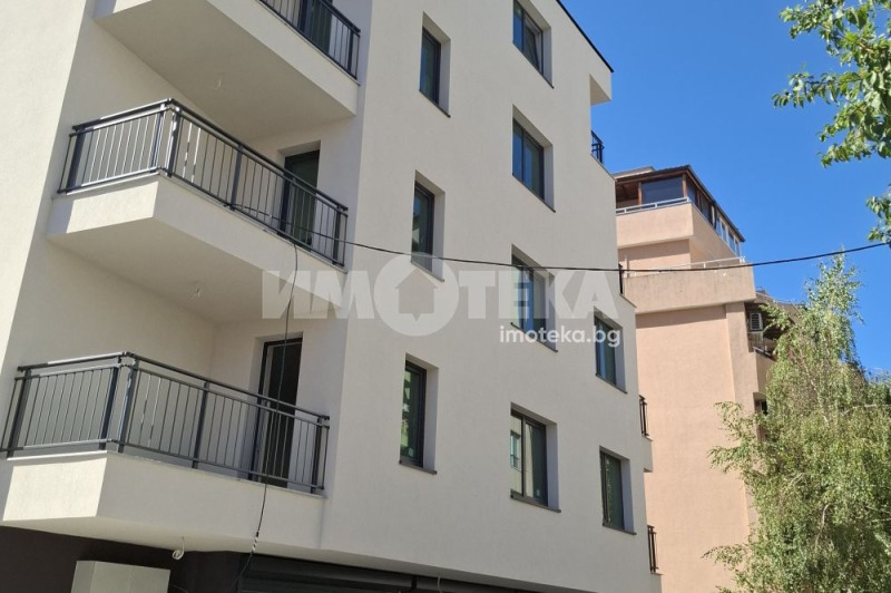 Te koop  2 slaapkamers Sofia , Ljulin - tsentar , 170 m² | 26178295