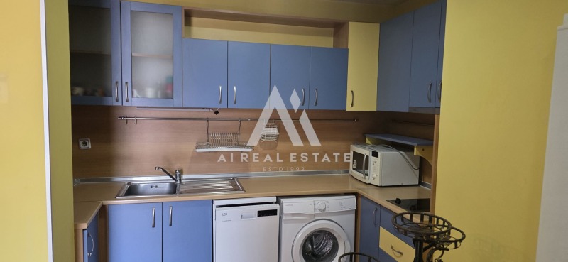 Продава  3-стаен град Плевен , Широк център , 86 кв.м | 93984015