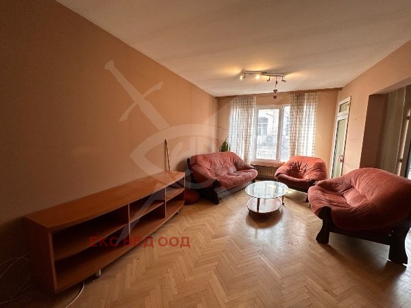 Eladó  3 hálószobás Plovdiv , Centar , 126 négyzetméter | 44415763