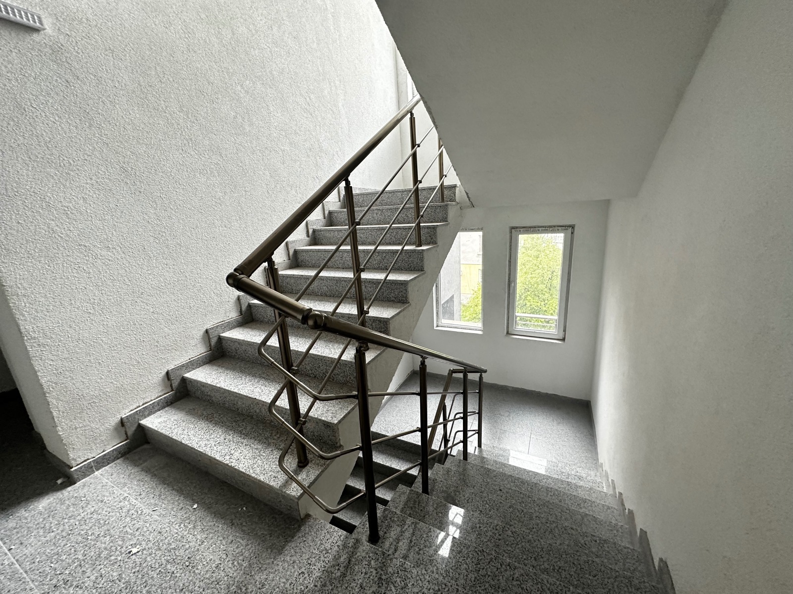 Продава 1-СТАЕН, гр. София, Банишора, снимка 12 - Апартаменти - 54352985