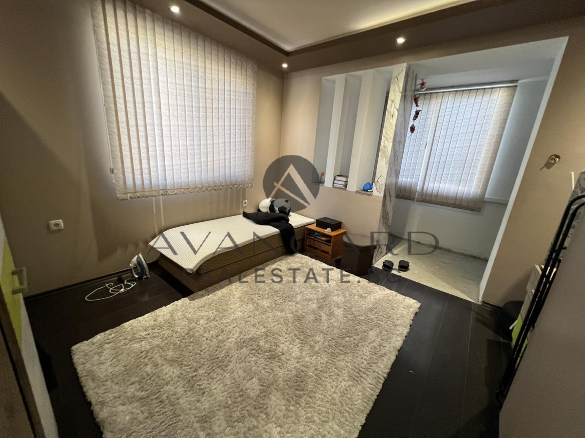 Продава ЕТАЖ ОТ КЪЩА, гр. Пловдив, Прослав, снимка 3 - Етаж от къща - 56209499