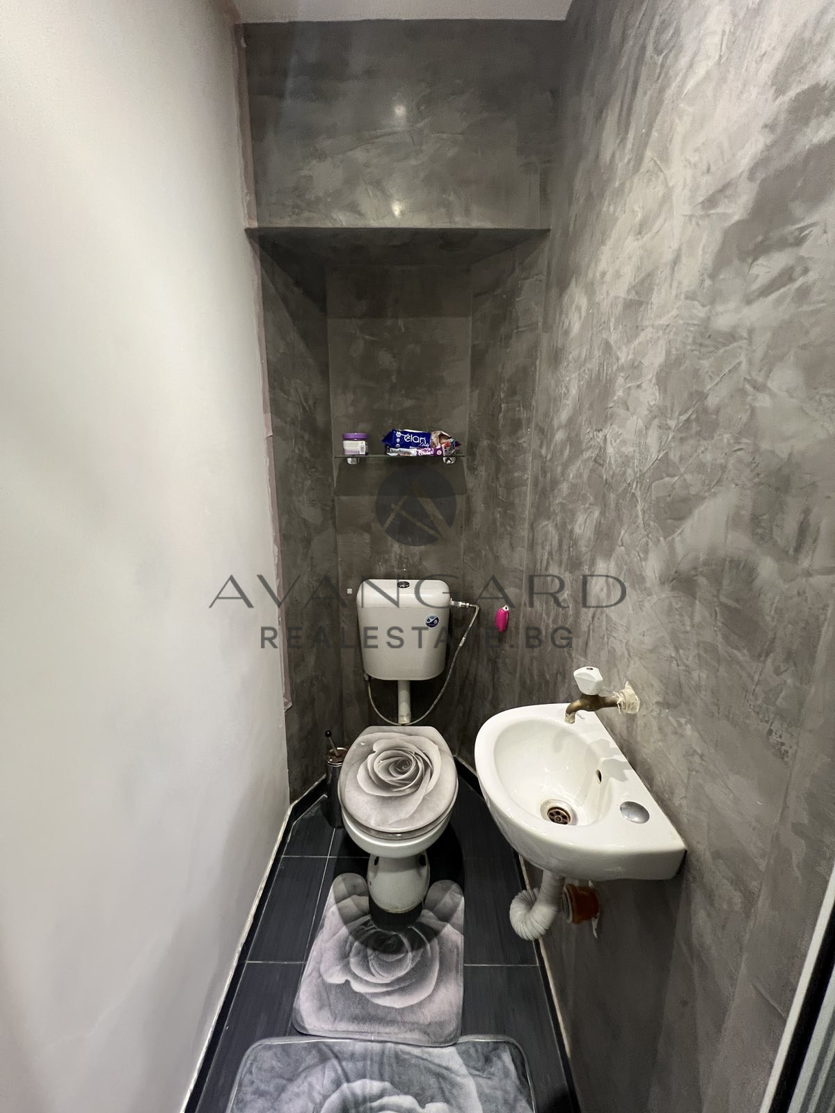 Продава ЕТАЖ ОТ КЪЩА, гр. Пловдив, Прослав, снимка 6 - Етаж от къща - 56209499