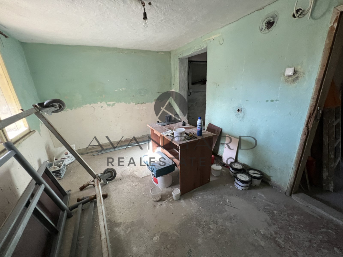 Продава ЕТАЖ ОТ КЪЩА, гр. Пловдив, Прослав, снимка 16 - Етаж от къща - 56209499
