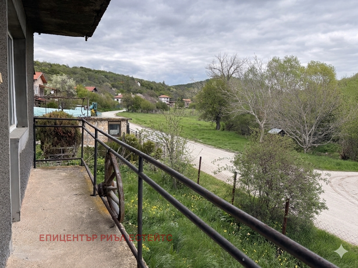 Продава КЪЩА, с. Сопица, област Перник, снимка 10 - Къщи - 54390263