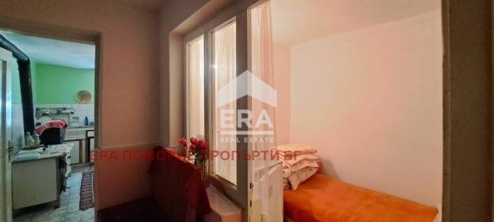 Продава ЕТАЖ ОТ КЪЩА, гр. Поморие, област Бургас, снимка 3 - Етаж от къща - 54614415