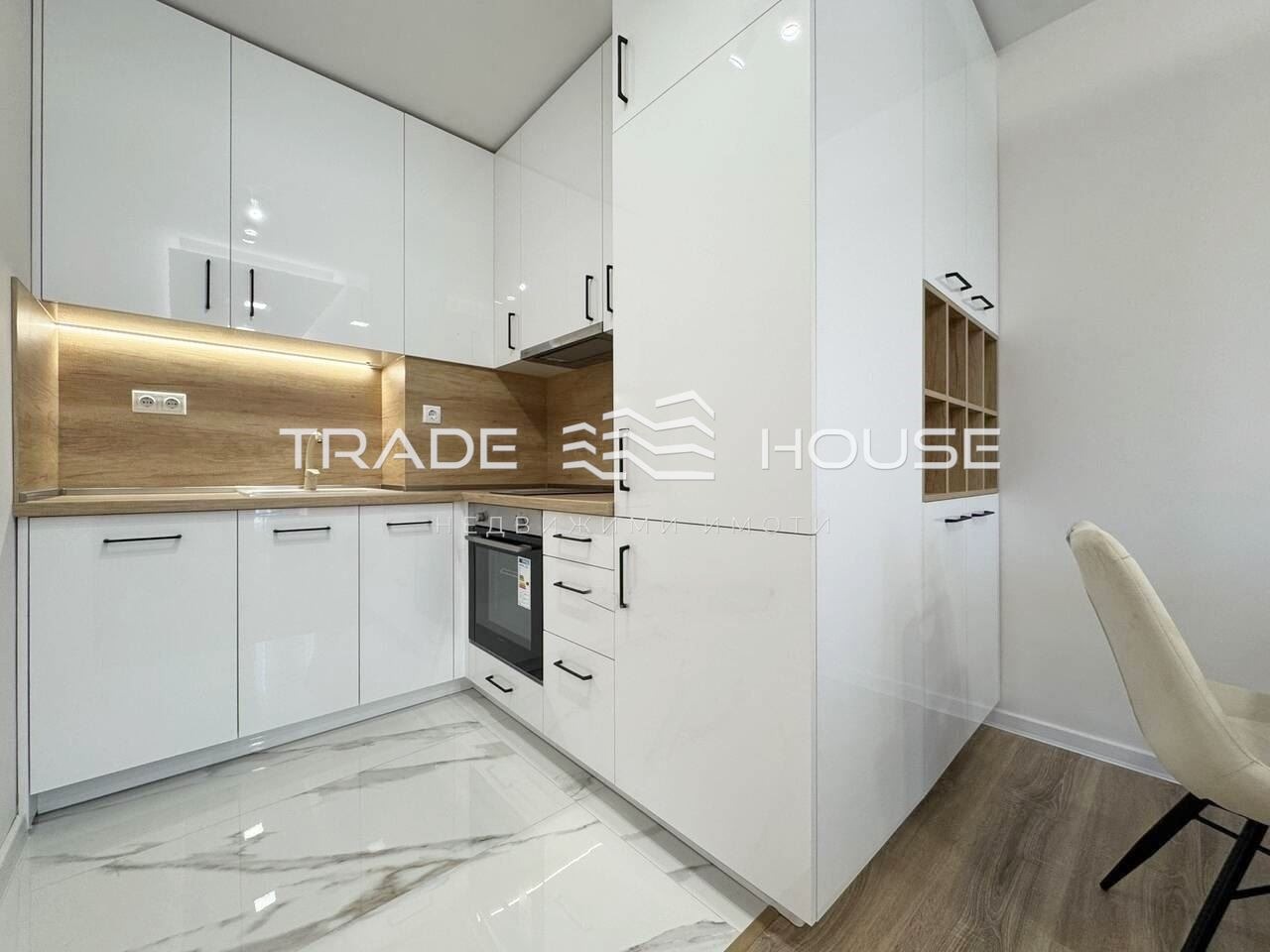 Продава 2-СТАЕН, гр. Пловдив, Остромила, снимка 2 - Апартаменти - 52800299
