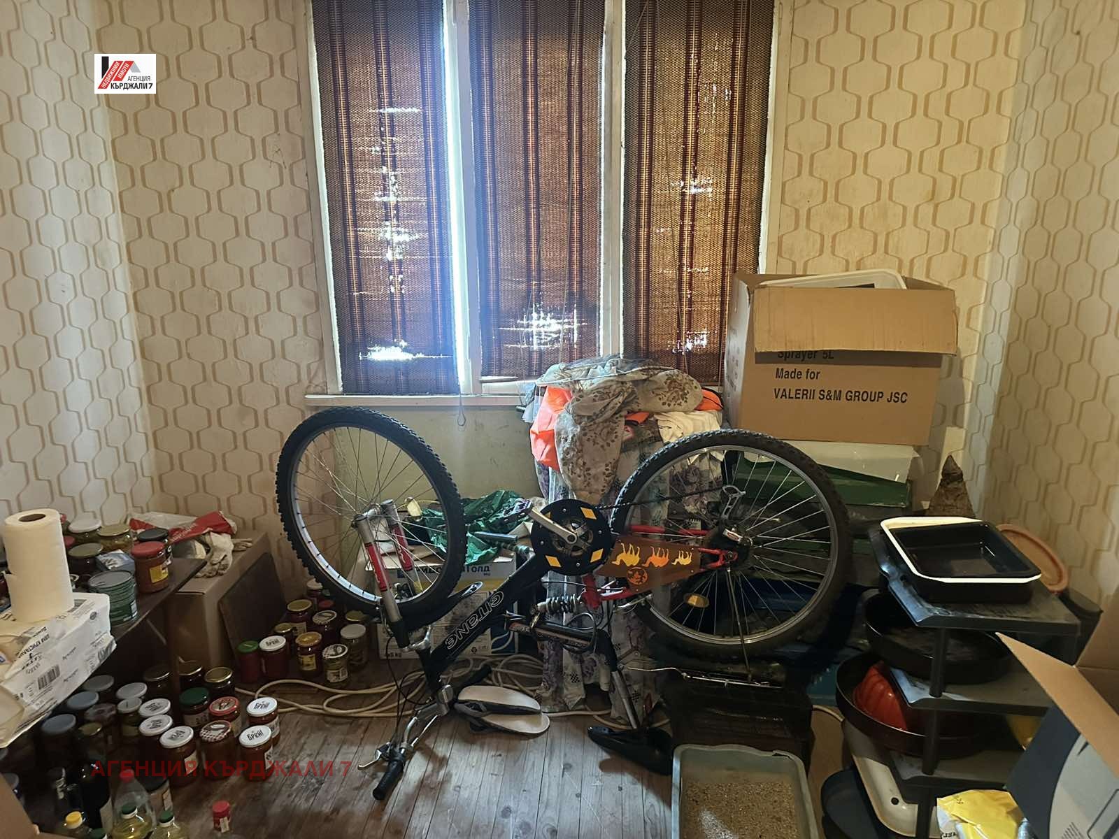 Продава ЕТАЖ ОТ КЪЩА, гр. Кърджали, Студен кладенец, снимка 9 - Етаж от къща - 54362361