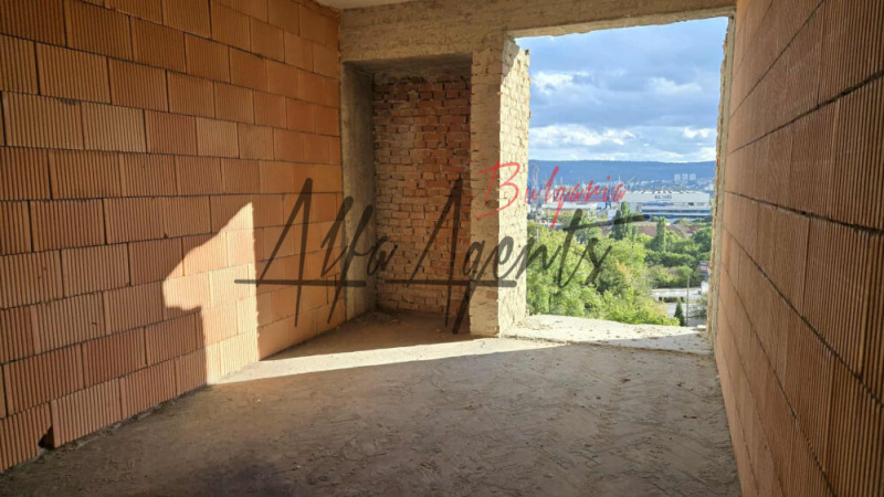Продава  3-стаен град Варна , Център , 80 кв.м | 38373306
