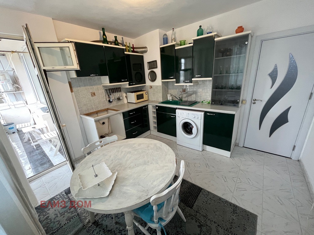 Продава 3-СТАЕН, гр. Варна, Лятно кино Тракия
