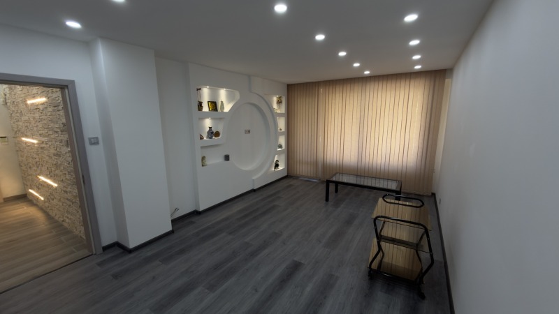 Продава  4-стаен град Русе , Дружба 3 , 104 кв.м | 96906682 - изображение [2]
