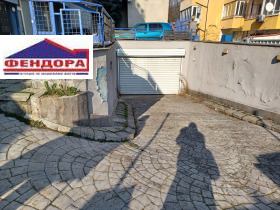 Продажба на складове в град София - изображение 1 