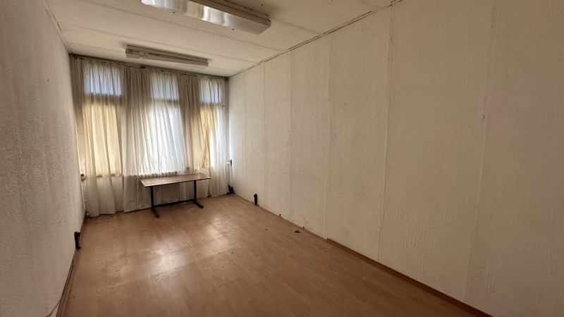 À venda  Armazenar Vraca , Promichlena zona - Iztok , 55700 m² | 29898344 - imagem [4]