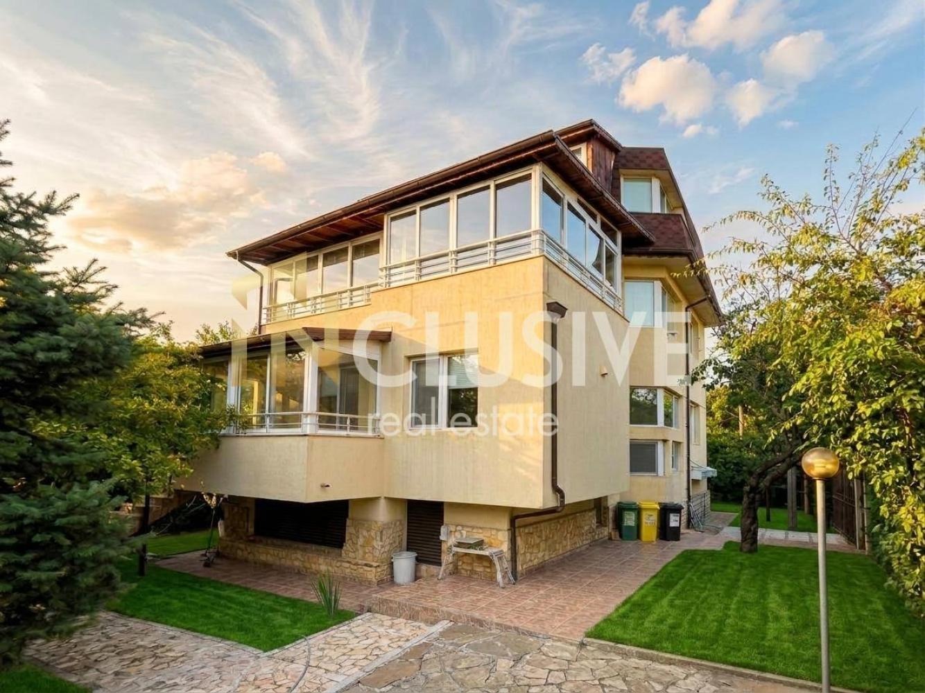 Продава КЪЩА, гр. Варна, м-т Ален мак