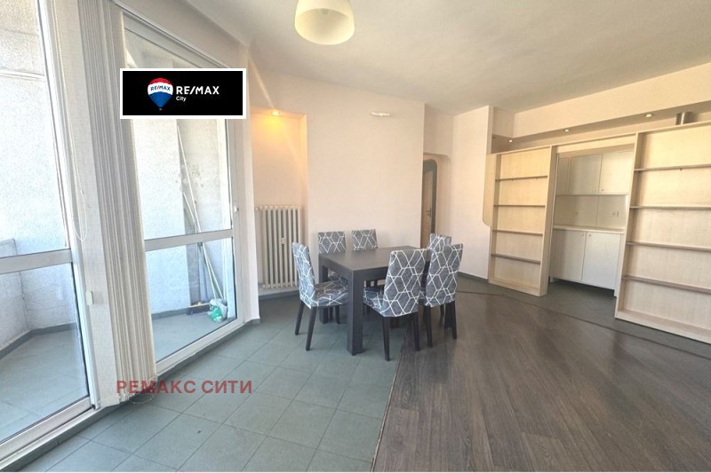 De vânzare  2 dormitoare Sofia , Țentâr , 106 mp | 62089315 - imagine [8]