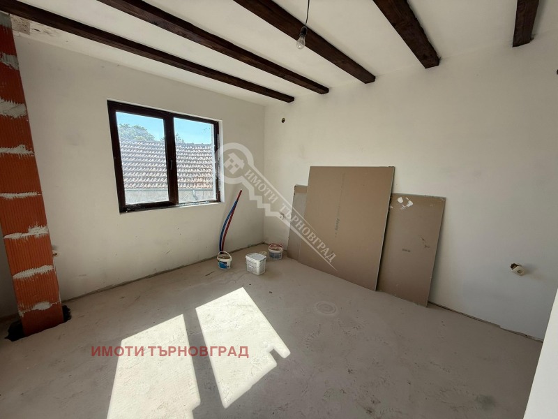 Till salu  Hus region Veliko Tarnovo , Kapinovo , 178 kvm | 15292774 - bild [12]