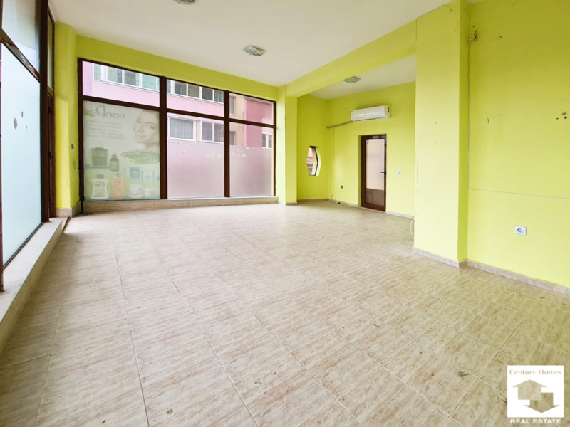 Продава МАГАЗИН в град Велико Търново, Бузлуджа - 50 кв.м / 70 000 € » 136 908.10 лв., СЕНТЧЪРИ ХОУМС