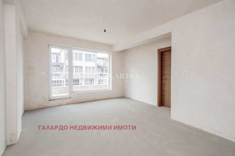 Продава 3-СТАЕН, гр. София, Център, снимка 2 - Aпартаменти - 49391019