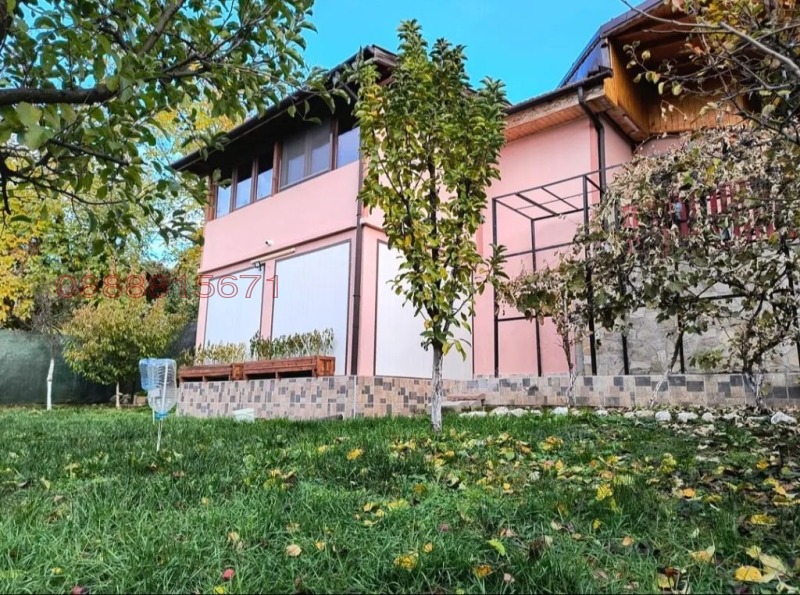 Продава КЪЩА, гр. Годеч, област София област, снимка 2 - Къщи - 52779256