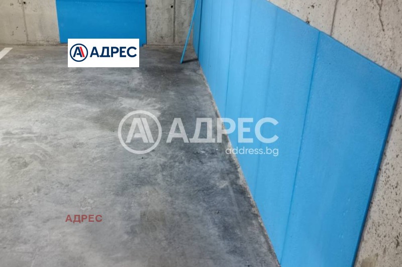 Продава ГАРАЖ, ПАРКОМЯСТО, гр. Варна, Гранд Мол, снимка 3 - Гаражи и паркоместа - 53416119