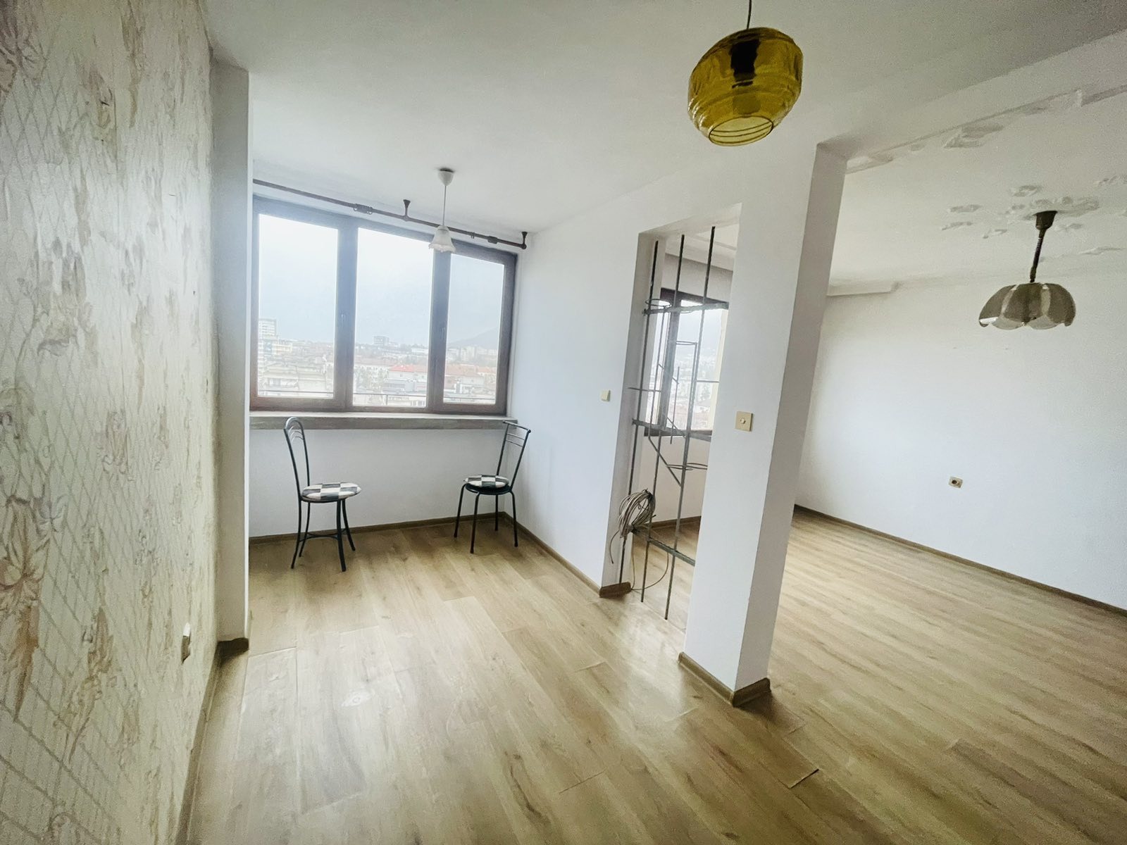 Продава 2-СТАЕН, гр. Шумен, Пазара, снимка 2 - Апартаменти - 52398502