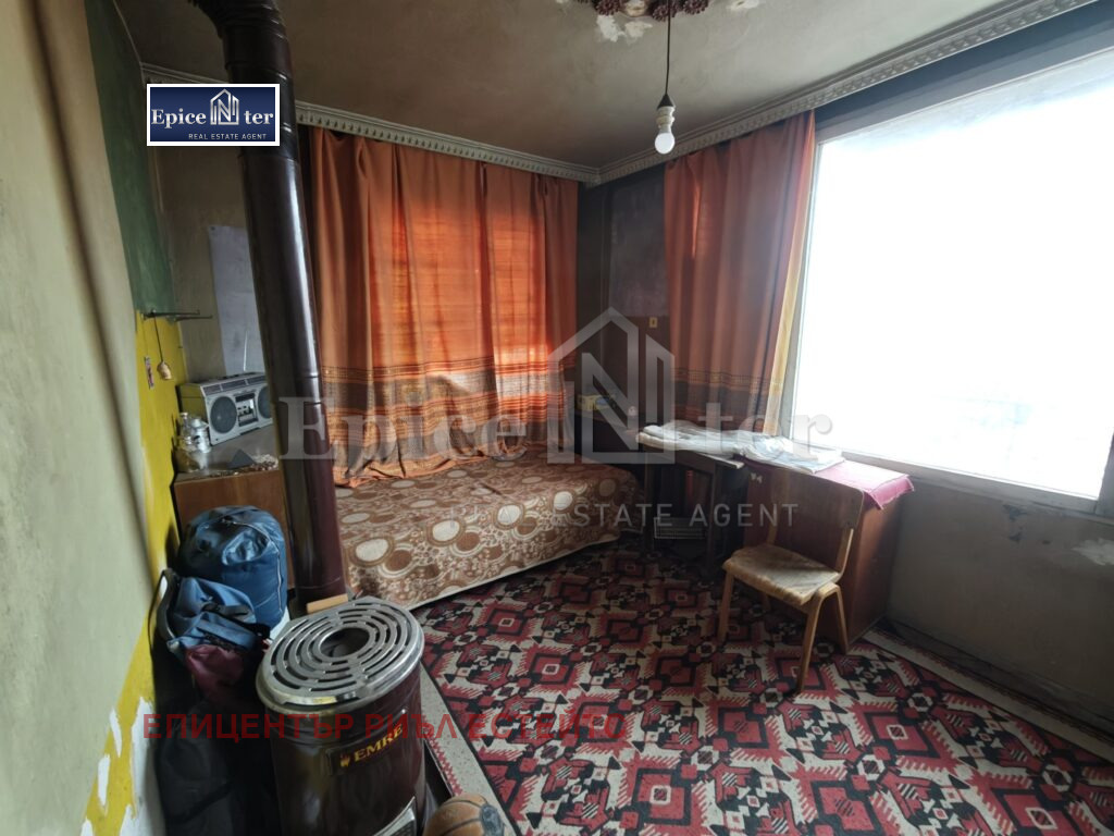 Продава ЕТАЖ ОТ КЪЩА, гр. Перник, Байкушева махала, снимка 9 - Етаж от къща - 53946668