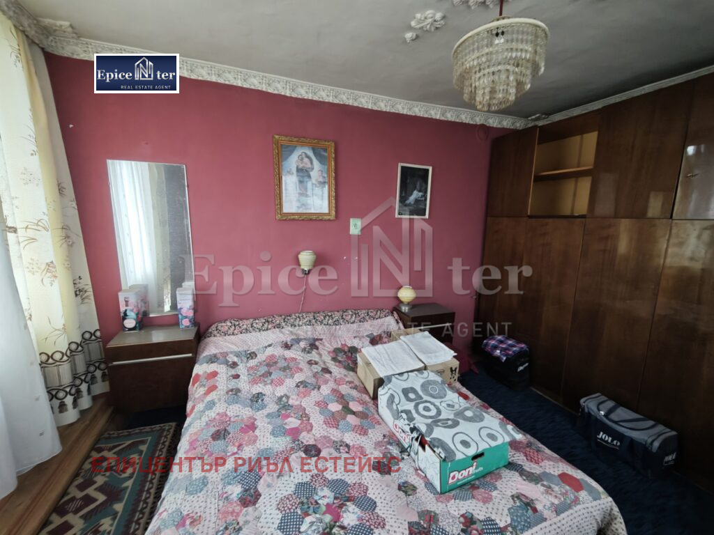 Продава ЕТАЖ ОТ КЪЩА, гр. Перник, Байкушева махала, снимка 8 - Етаж от къща - 53946668