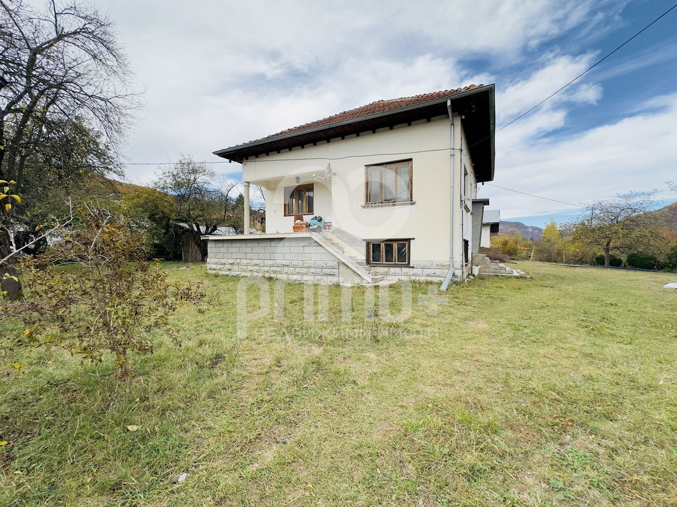 Продава КЪЩА, с. Рибарица, област Ловеч