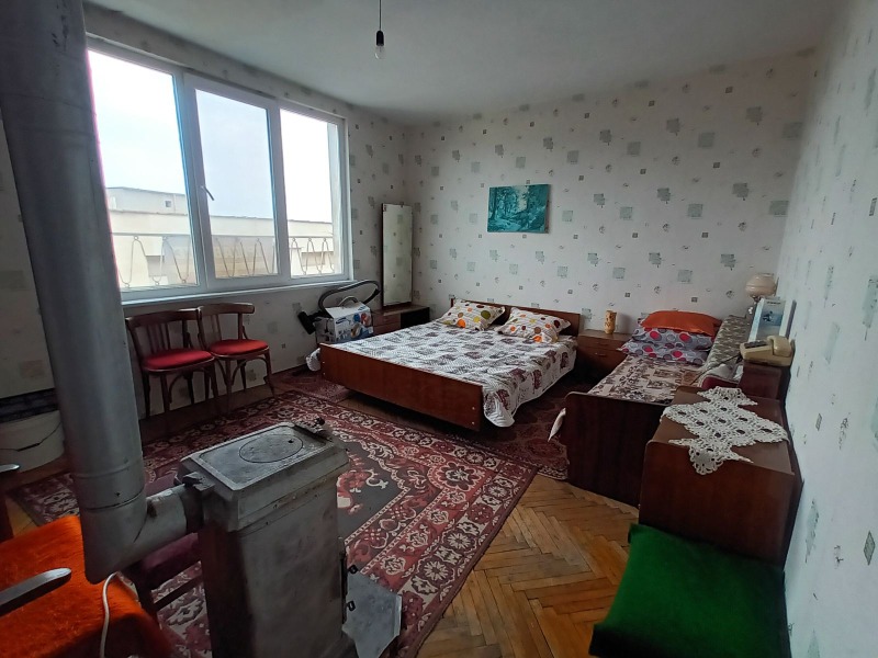 Продава 2-СТАЕН в град Шумен, Център - 61 кв.м / 94 600 € » 185 021.52 лв., АДРЕС НЕДВИЖИМИ ИМОТИ - КАНТОРА ШУМЕН