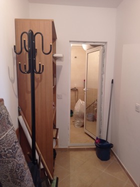 1 chambre Darvenitsa, Sofia 9