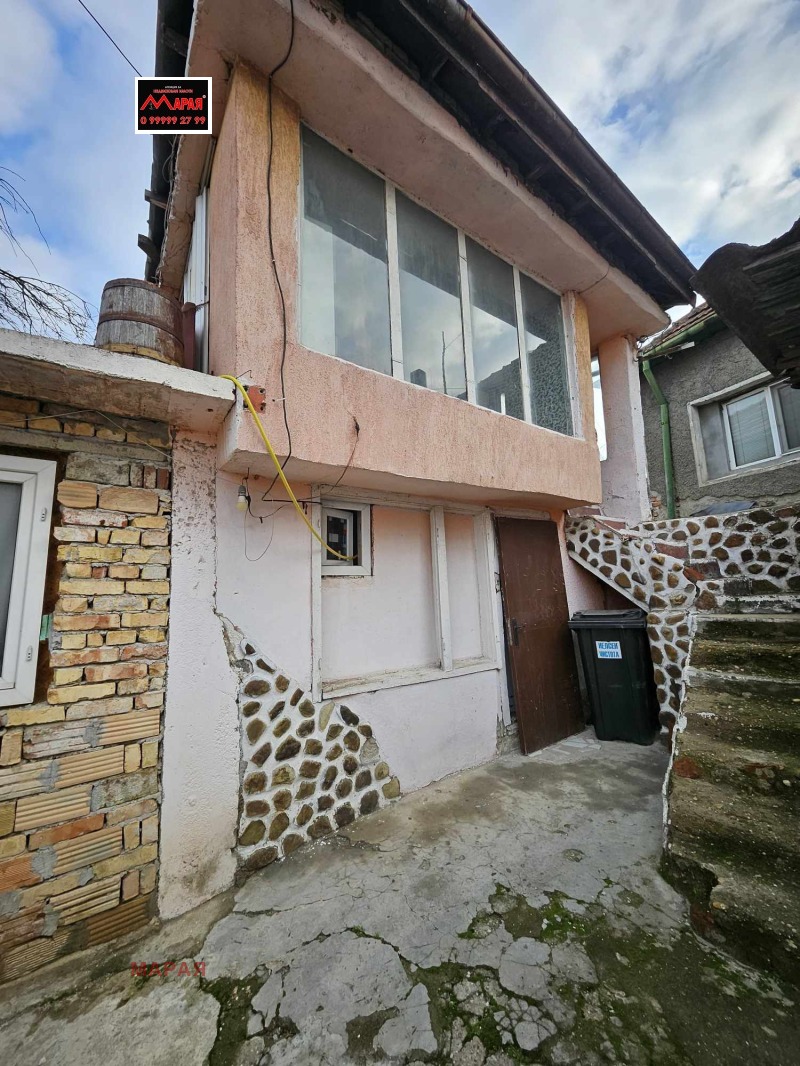 Продава КЪЩА, гр. Русе, Новата махала, снимка 2 - Къщи - 48612789