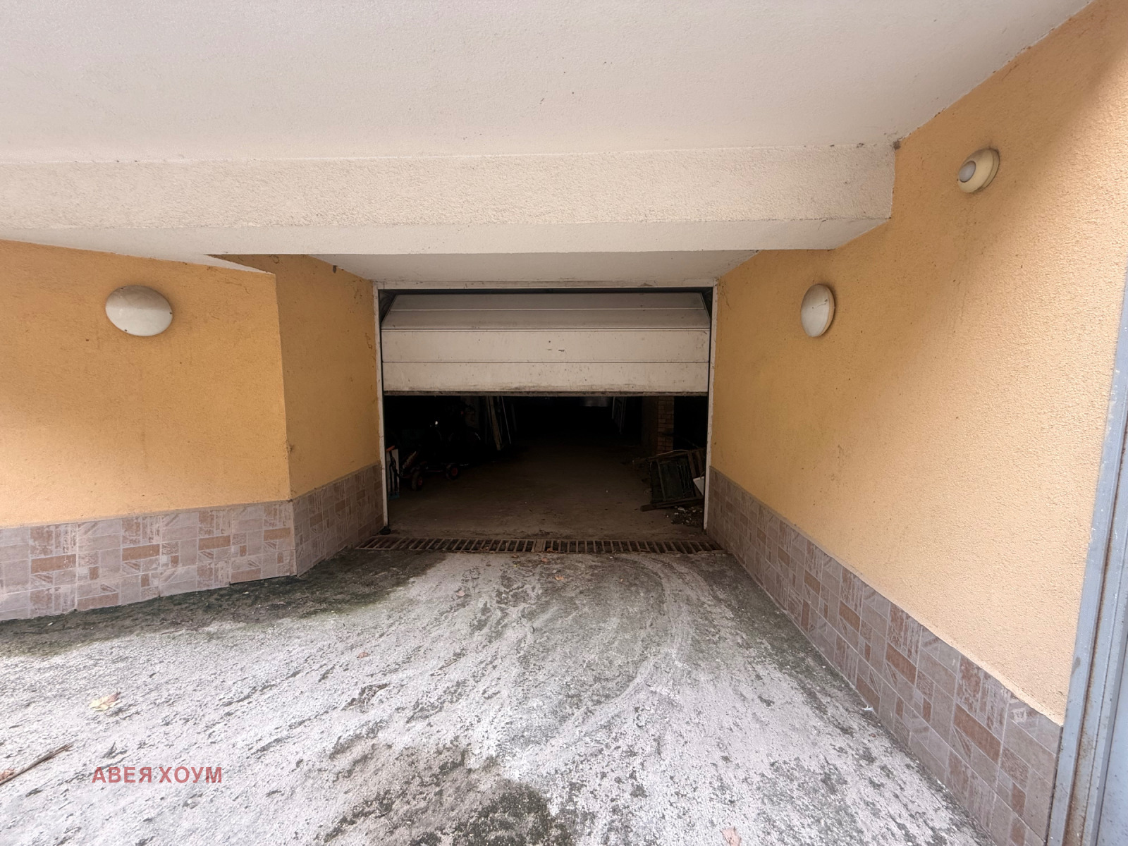 Продава ГАРАЖ, ПАРКОМЯСТО, гр. Варна, Трошево, снимка 4 - Гаражи и паркоместа - 55262974