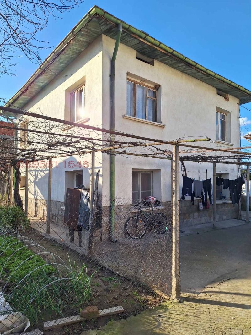 Продава КЪЩА в област Кюстендил, с. Ябълково - 650 кв.м / 83 000 € » 162 333.89 лв.